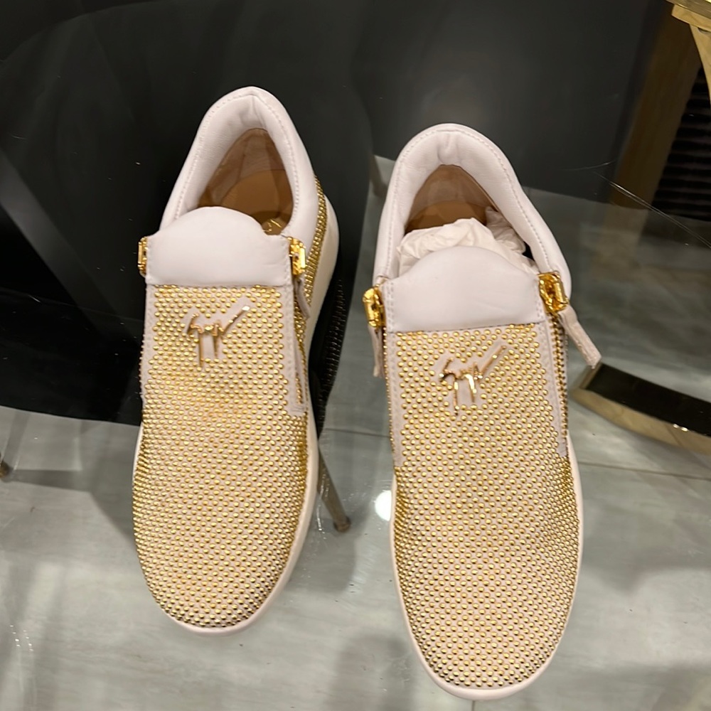 Giuseppe zanotti white with gold studded sneakers brand new never worn !!!